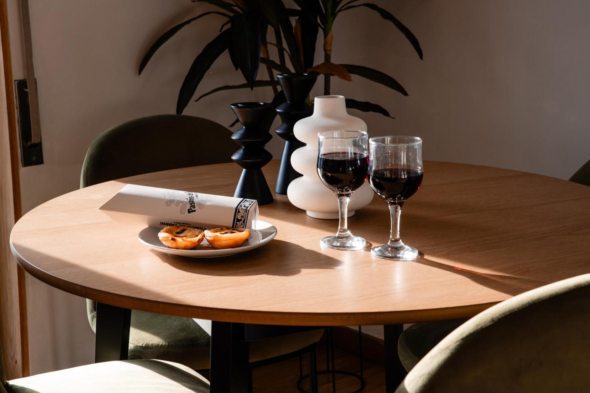 Apartment Premium Flat At Ajuda/belem With Balcony, Parking! Lissabon